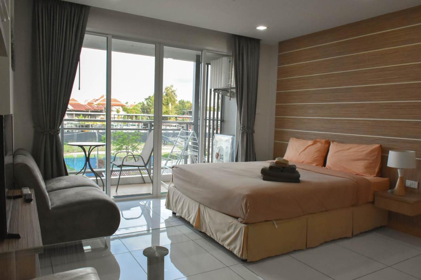 Whale Marina Condominium Na Chom Thian Room photo